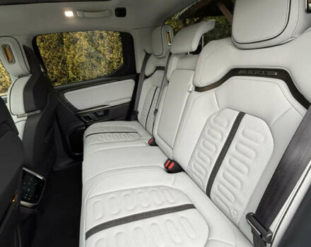 Сірий Rivian R1T, об'ємом двигуна 0 л та пробігом 56 тис. км за 42850 $, фото 47 на Automoto.ua