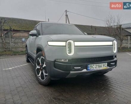 Сірий Rivian R1T, об'ємом двигуна 0 л та пробігом 49 тис. км за 43500 $, фото 4 на Automoto.ua