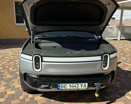 Сірий Rivian R1T, об'ємом двигуна 0 л та пробігом 64 тис. км за 43500 $, фото 4 на Automoto.ua