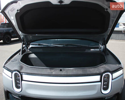 Серый Rivian R1T, объемом двигателя 0 л и пробегом 29 тыс. км за 46000 $, фото 30 на Automoto.ua