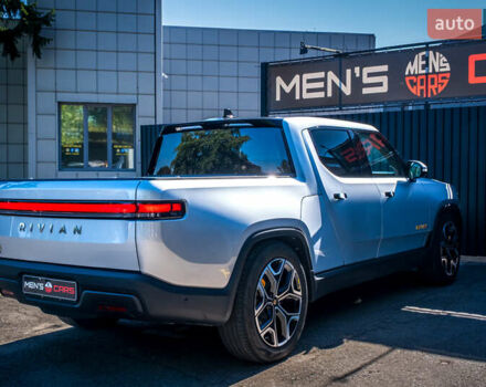 Сірий Rivian R1T, об'ємом двигуна 0 л та пробігом 6 тис. км за 44900 $, фото 6 на Automoto.ua
