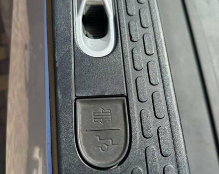 Сірий Rivian R1T, об'ємом двигуна 0 л та пробігом 64 тис. км за 43500 $, фото 8 на Automoto.ua