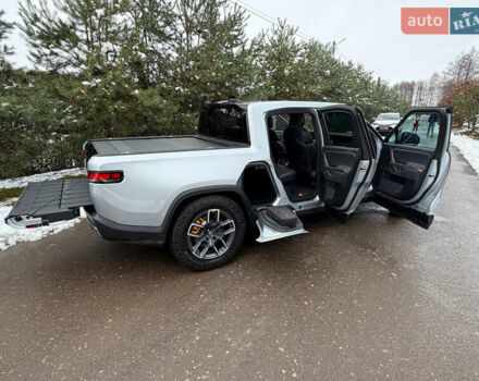 Сірий Rivian R1T, об'ємом двигуна 0 л та пробігом 63 тис. км за 43500 $, фото 34 на Automoto.ua