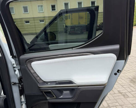 Сірий Rivian R1T, об'ємом двигуна 0 л та пробігом 56 тис. км за 42850 $, фото 51 на Automoto.ua