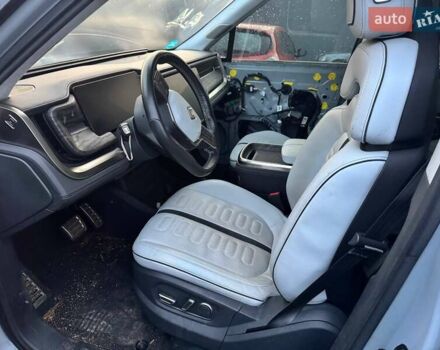 Сірий Rivian R1T, об'ємом двигуна 0 л та пробігом 62 тис. км за 32500 $, фото 2 на Automoto.ua