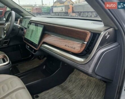 Сірий Rivian R1T, об'ємом двигуна 0 л та пробігом 49 тис. км за 43500 $, фото 18 на Automoto.ua