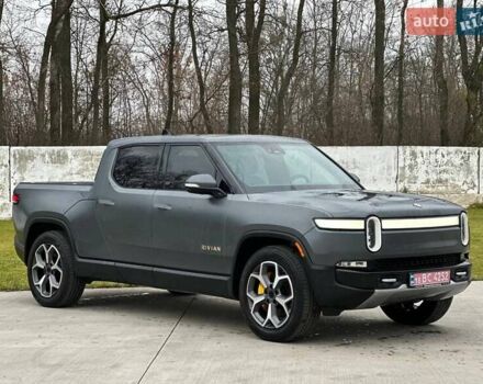 Сірий Rivian R1T, об'ємом двигуна 0 л та пробігом 43 тис. км за 41000 $, фото 3 на Automoto.ua