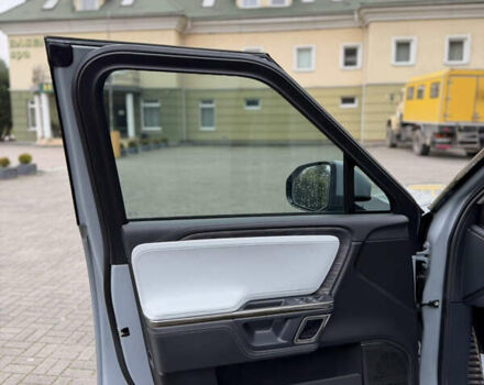 Сірий Rivian R1T, об'ємом двигуна 0 л та пробігом 56 тис. км за 42850 $, фото 20 на Automoto.ua