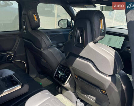 Серый Rivian R1T, объемом двигателя 0 л и пробегом 20 тыс. км за 57699 $, фото 15 на Automoto.ua
