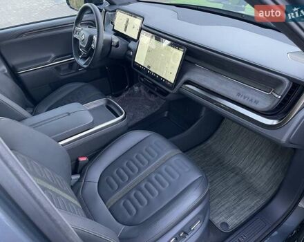 Серый Rivian R1T, объемом двигателя 0 л и пробегом 3 тыс. км за 57800 $, фото 59 на Automoto.ua