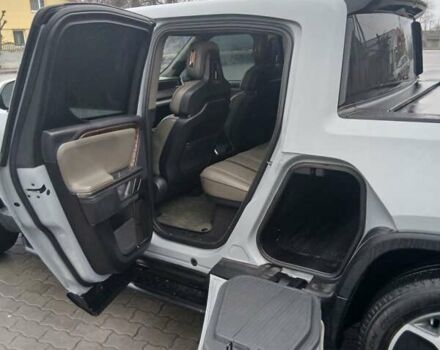 Сірий Rivian R1T, об'ємом двигуна 0 л та пробігом 49 тис. км за 43500 $, фото 15 на Automoto.ua