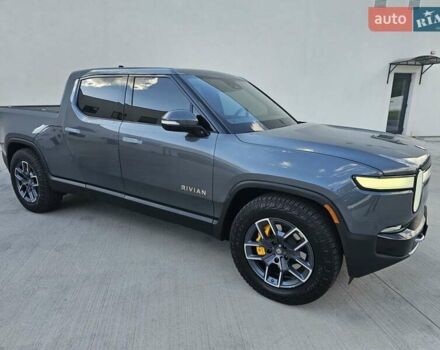 Серый Rivian R1T, объемом двигателя 0 л и пробегом 70 тыс. км за 43900 $, фото 2 на Automoto.ua