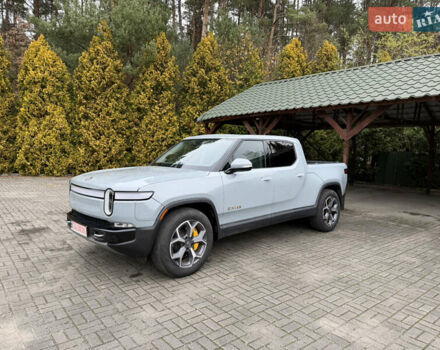 Сірий Rivian R1T, об'ємом двигуна 0 л та пробігом 56 тис. км за 42850 $, фото 2 на Automoto.ua