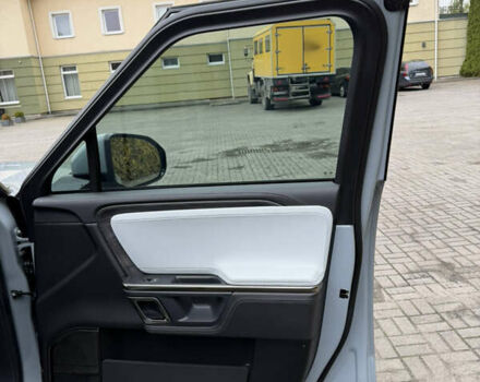 Сірий Rivian R1T, об'ємом двигуна 0 л та пробігом 56 тис. км за 42850 $, фото 57 на Automoto.ua