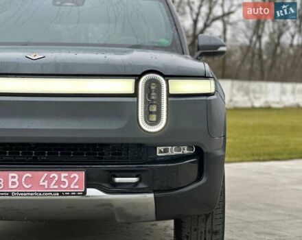 Сірий Rivian R1T, об'ємом двигуна 0 л та пробігом 43 тис. км за 41000 $, фото 1 на Automoto.ua