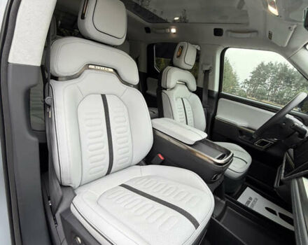 Сірий Rivian R1T, об'ємом двигуна 0 л та пробігом 56 тис. км за 42850 $, фото 59 на Automoto.ua