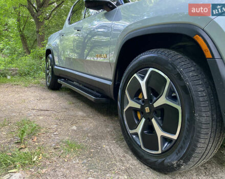 Сірий Rivian R1T, об'ємом двигуна 0 л та пробігом 15 тис. км за 53700 $, фото 5 на Automoto.ua