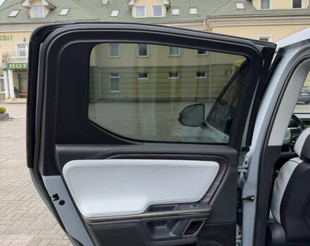 Сірий Rivian R1T, об'ємом двигуна 0 л та пробігом 56 тис. км за 42850 $, фото 45 на Automoto.ua