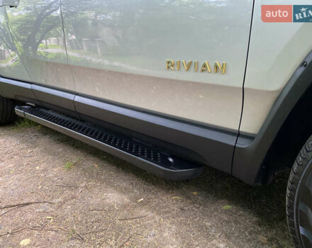 Сірий Rivian R1T, об'ємом двигуна 0 л та пробігом 15 тис. км за 53700 $, фото 4 на Automoto.ua