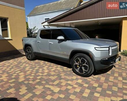 Сірий Rivian R1T, об'ємом двигуна 0 л та пробігом 64 тис. км за 43500 $, фото 16 на Automoto.ua