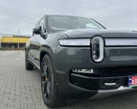 Серый Rivian R1T, объемом двигателя 0 л и пробегом 75 тыс. км за 43500 $, фото 25 на Automoto.ua