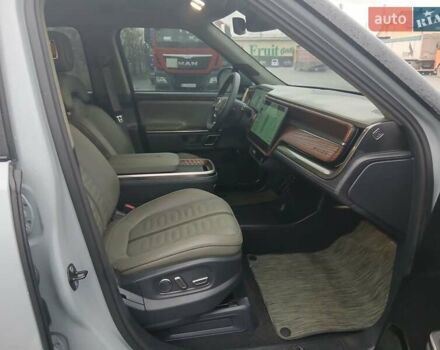 Сірий Rivian R1T, об'ємом двигуна 0 л та пробігом 49 тис. км за 43500 $, фото 19 на Automoto.ua