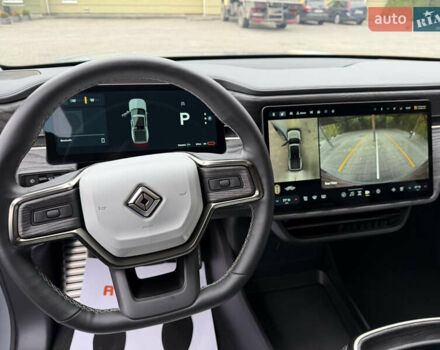 Сірий Rivian R1T, об'ємом двигуна 0 л та пробігом 56 тис. км за 42850 $, фото 40 на Automoto.ua