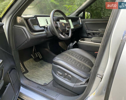 Сірий Rivian R1T, об'ємом двигуна 0 л та пробігом 15 тис. км за 53700 $, фото 25 на Automoto.ua