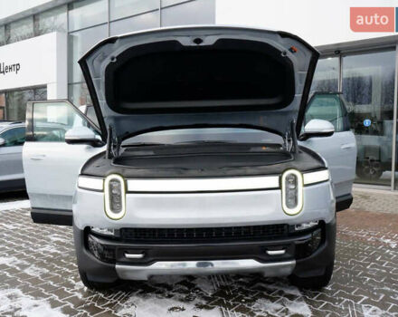Серый Rivian R1T, объемом двигателя 0 л и пробегом 44 тыс. км за 49999 $, фото 4 на Automoto.ua