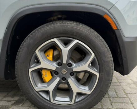 Сірий Rivian R1T, об'ємом двигуна 0 л та пробігом 56 тис. км за 42850 $, фото 15 на Automoto.ua