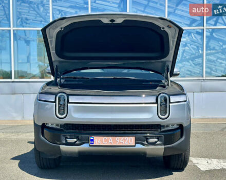 Серый Rivian R1T, объемом двигателя 0 л и пробегом 9 тыс. км за 49990 $, фото 13 на Automoto.ua
