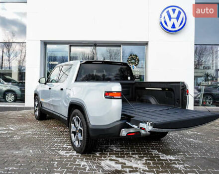 Серый Rivian R1T, объемом двигателя 0 л и пробегом 44 тыс. км за 49999 $, фото 17 на Automoto.ua