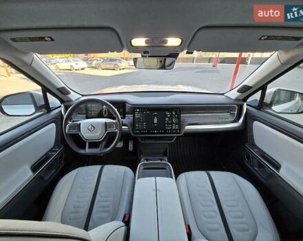 Сірий Rivian R1T, об'ємом двигуна 0 л та пробігом 59 тис. км за 52499 $, фото 26 на Automoto.ua