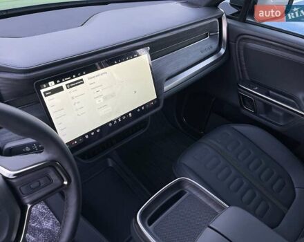 Серый Rivian R1T, объемом двигателя 0 л и пробегом 3 тыс. км за 57800 $, фото 40 на Automoto.ua