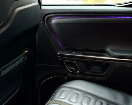 Сірий Rivian R1T, об'ємом двигуна 0 л та пробігом 63 тис. км за 43500 $, фото 6 на Automoto.ua