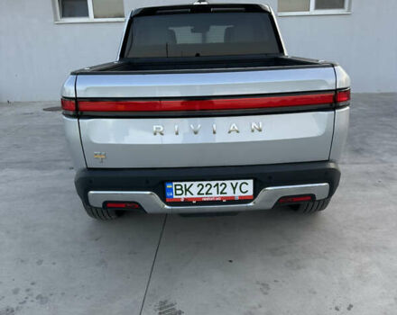 Серый Rivian R1T, объемом двигателя 0 л и пробегом 29 тыс. км за 51399 $, фото 7 на Automoto.ua
