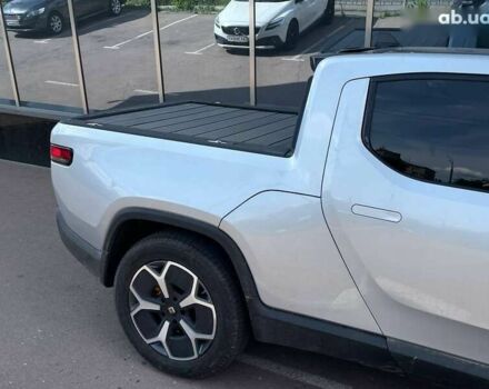 Серый Rivian R1T, объемом двигателя 0 л и пробегом 25 тыс. км за 58900 $, фото 9 на Automoto.ua