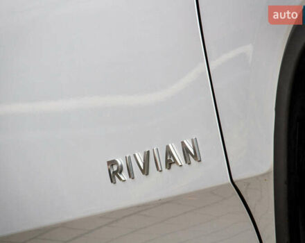 Серый Rivian R1T, объемом двигателя 0 л и пробегом 17 тыс. км за 50000 $, фото 13 на Automoto.ua