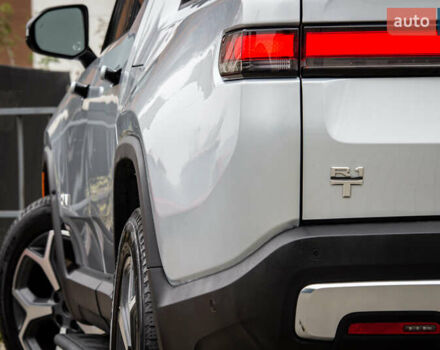 Серый Rivian R1T, объемом двигателя 0 л и пробегом 17 тыс. км за 50000 $, фото 8 на Automoto.ua