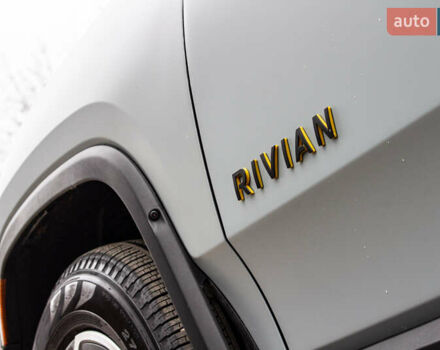 Сірий Rivian R1T, об'ємом двигуна 0 л та пробігом 20 тис. км за 52000 $, фото 48 на Automoto.ua