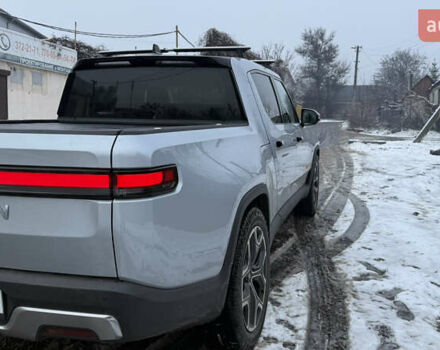 Сірий Rivian R1T, об'ємом двигуна 0 л та пробігом 35 тис. км за 57500 $, фото 4 на Automoto.ua