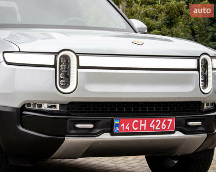 Серый Rivian R1T, объемом двигателя 0 л и пробегом 17 тыс. км за 50000 $, фото 2 на Automoto.ua