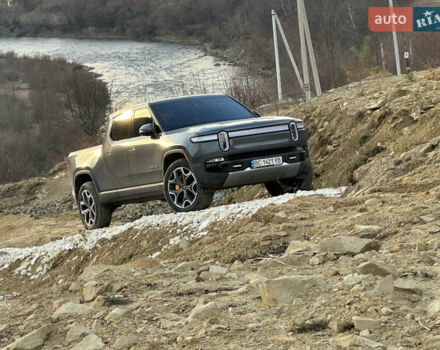 Серый Rivian R1T, объемом двигателя 0 л и пробегом 23 тыс. км за 49900 $, фото 1 на Automoto.ua