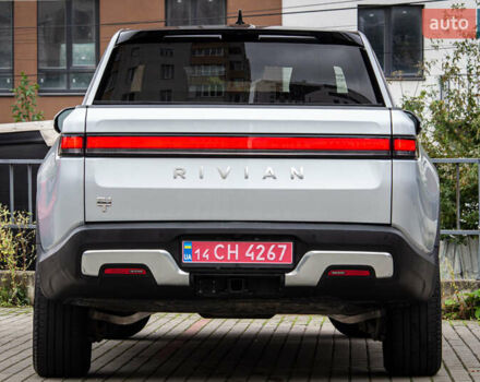 Серый Rivian R1T, объемом двигателя 0 л и пробегом 17 тыс. км за 50000 $, фото 4 на Automoto.ua