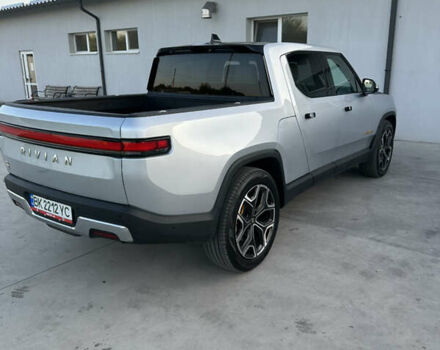 Серый Rivian R1T, объемом двигателя 0 л и пробегом 29 тыс. км за 51399 $, фото 9 на Automoto.ua