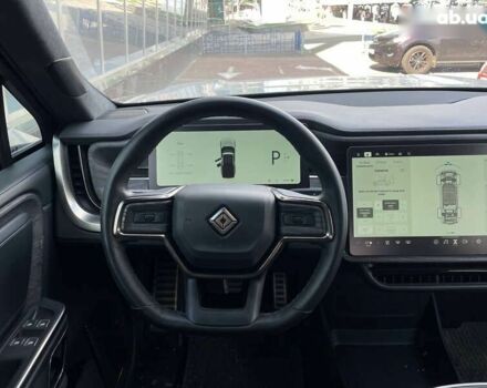 Серый Rivian R1T, объемом двигателя 0 л и пробегом 25 тыс. км за 67600 $, фото 10 на Automoto.ua