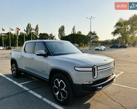 Серый Rivian R1T, объемом двигателя 0 л и пробегом 2 тыс. км за 77000 $, фото 2 на Automoto.ua