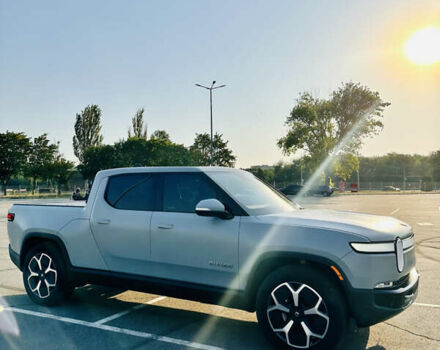 Серый Rivian R1T, объемом двигателя 0 л и пробегом 2 тыс. км за 80000 $, фото 1 на Automoto.ua