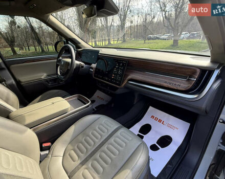 Сірий Rivian R1T, об'ємом двигуна 0 л та пробігом 65 тис. км за 41900 $, фото 21 на Automoto.ua