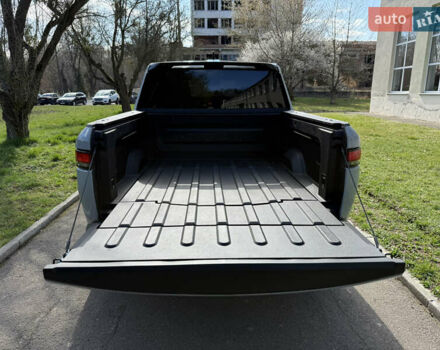 Сірий Rivian R1T, об'ємом двигуна 0 л та пробігом 65 тис. км за 41900 $, фото 20 на Automoto.ua
